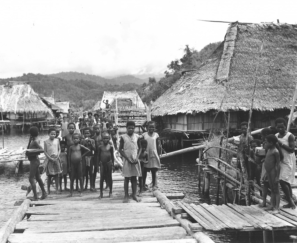 New Guinea children Enfants Nouvelle Guinee